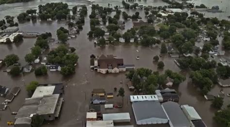 Record flooding inundates northwest Iowa, prompts evacuations, .